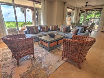 Spectacular colonial-style 4-bed villa 