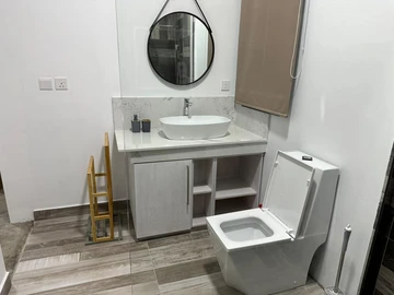 5 Bedroom Apartment