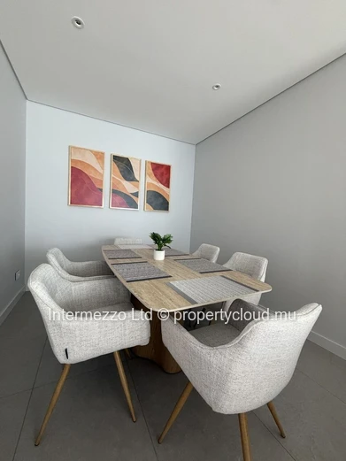 Pereybere | New 144 m² Apartment with Pool, Walk to Beach