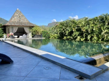 8 Bedroom Villa