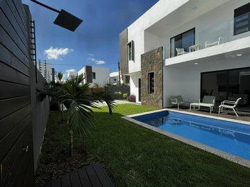 4 Bedroom Villa