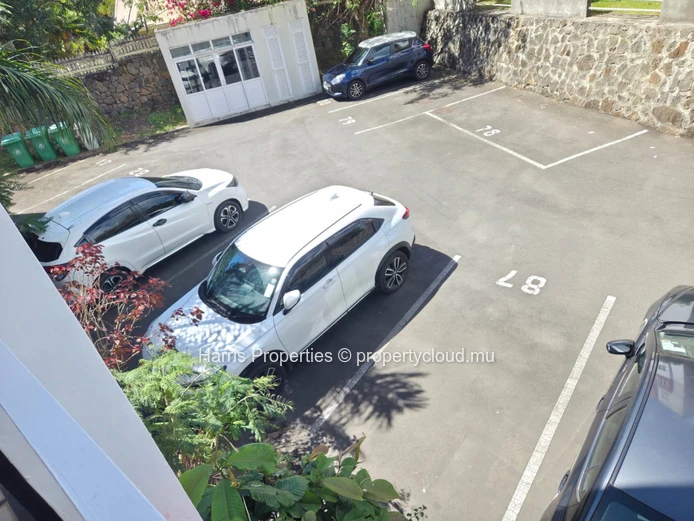 Charmant appartement à vendre situé à Pereybere, à seulement 500 mètres de la plage