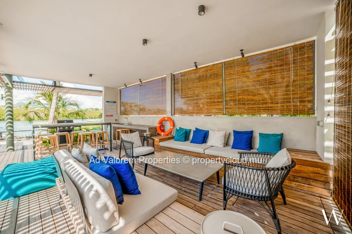 Penthouse avec des vues époustouflantes à vendre à Black River.