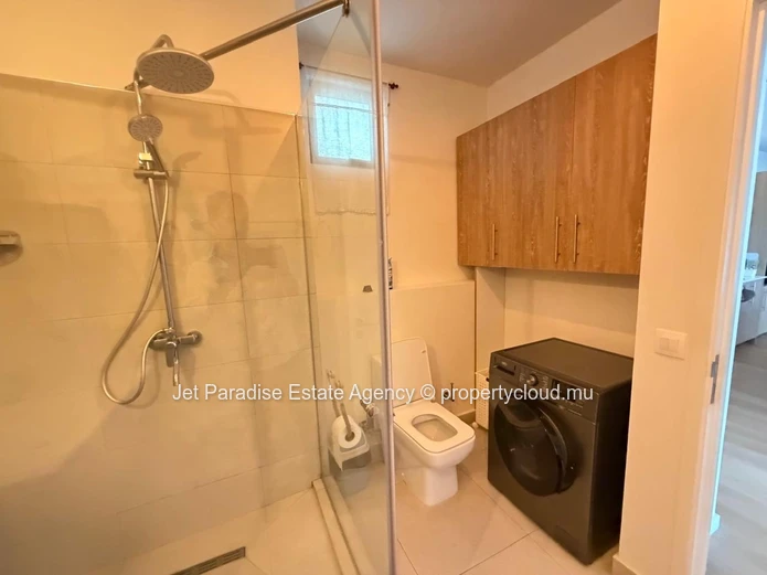 Appartement Moderne Meublé – 1 Chambre avec Balcon, Climatisation et Place de Stationnement