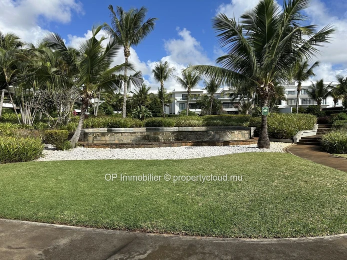 Appartement IRS 3 chambres avec piscine à vendre à Roches Noires