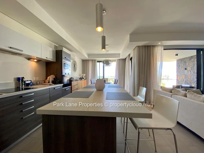 Contemporary living with sea view