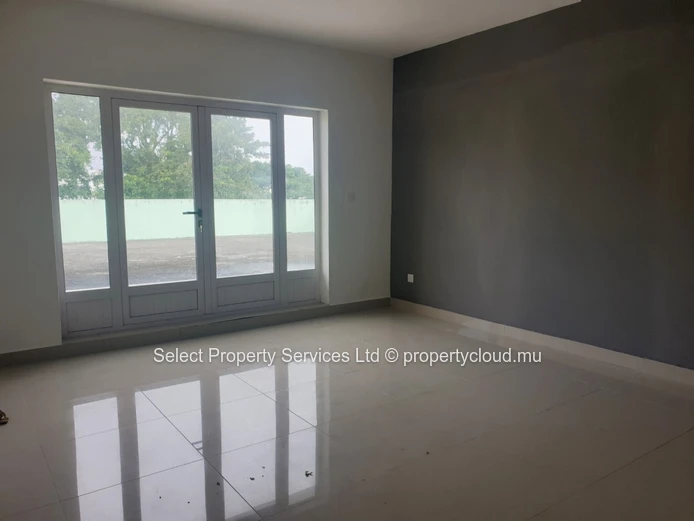 Grand Penthouse R+2 à vendre au River Island Residence - Trianon