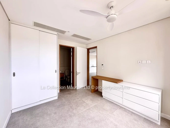 Apartment I Black River I Beachfront