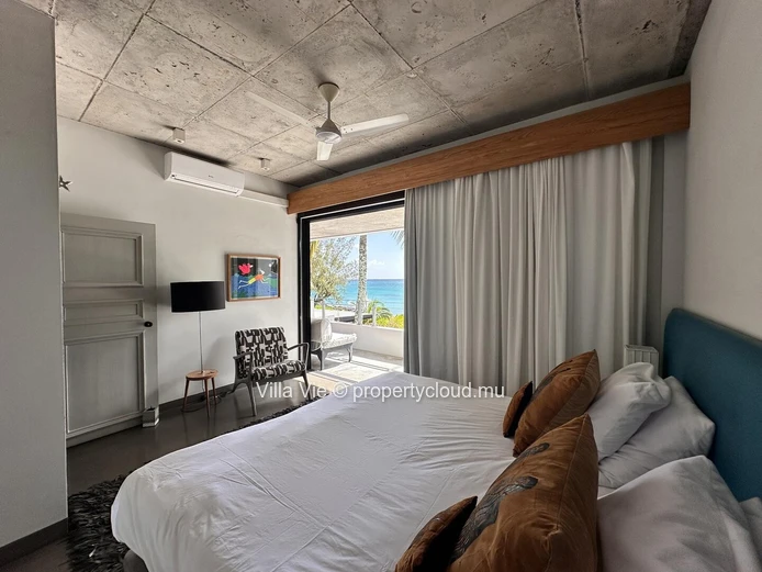 Péreybère - Belle villa de 2 chambres pieds dans l'eau