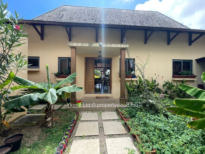 Villa For Sale In Pereybere (Res)