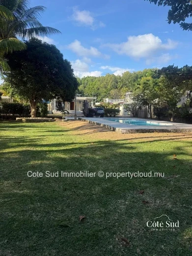 For Rent – Magnificent spacious house with a pool