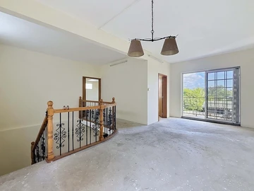6 Bedroom House