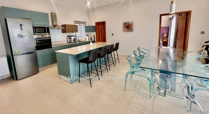 Moka- Elegant and Modern 3 bedroom Penthouse with panoramic views