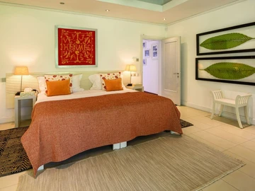 6 Bedroom House
