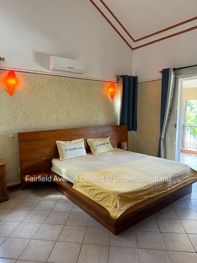 Villa meublée à louer à Bain Boeuf, Pereybere. 150m², 4 chambres, extérieur avec piscine commune, proche de toutes co...