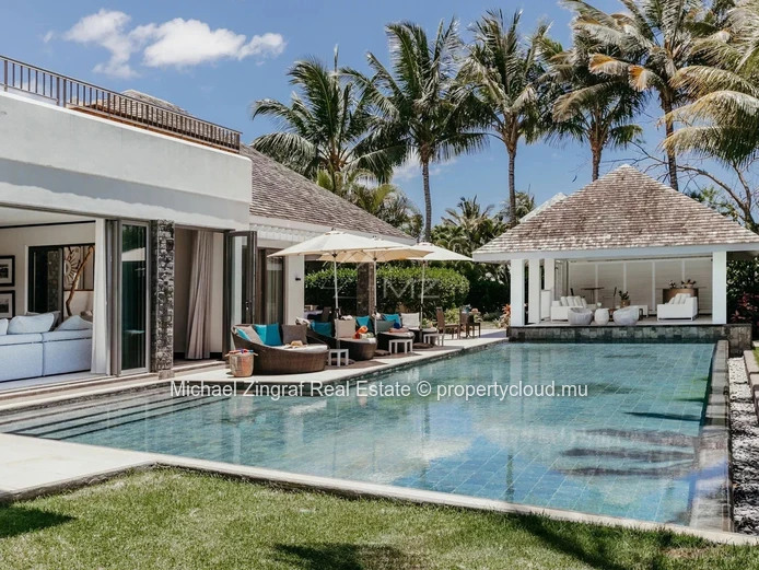 Superb villa in Golf Estate