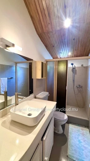 Tropical Comfort Meets Modern Living – Duplex Villa in Pointe aux Canonniers
