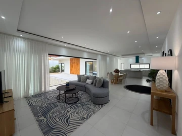 4 Bedroom Villa