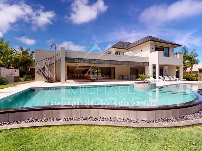 Mauritius – Elegant 4-Bedroom Villa within a Prestigious Golf Resort with Exclusive Private Beach Access