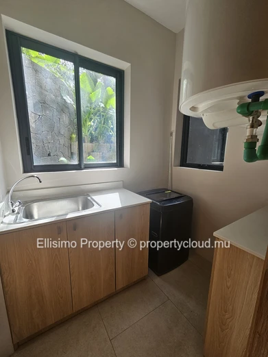 À LOUER - Superbe appartement de 3 chambres avec salle de bains privative à Belle Vue (à côté de Hillside)