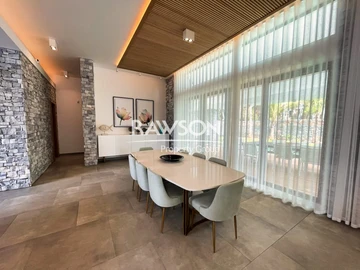 4 Bedroom Villa