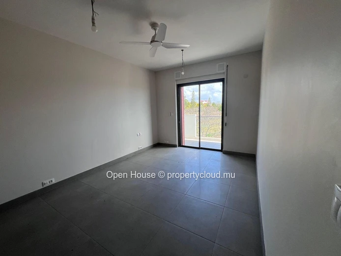 Luxury PDS Penthouse in Trou aux Biches with Stunning Views and Amenities! 177m² living area, communal pools, and mor...