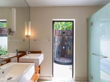 5 Bedroom Villa