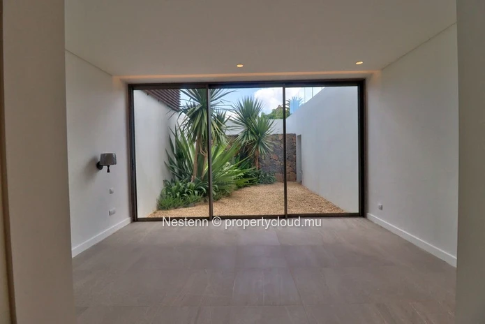 Magnifique duplex de 3 chambres avec piscine privée et vue mer