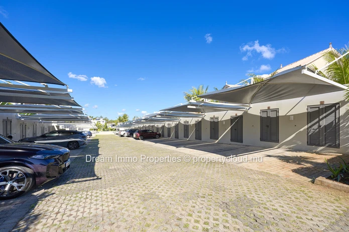 Appartement Neuf Avec Toit Terrasse Prive Vue Mer A Pointe  Aux Canonniers - Ile Maurice