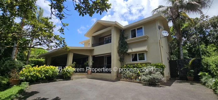 Cosy Yet Spacious Family Home – Floreal