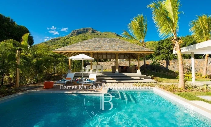 RIVIÈRE NOIRE - Contemporary Villa - 3 bedrooms