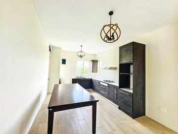 Luxurious 5-Bed Oasis with Pool in Pereybere, Grand Baie