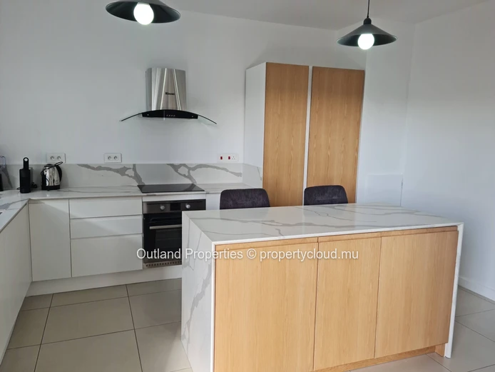 Beautiful newly renovated 3-bedroom apartment with swimming pool