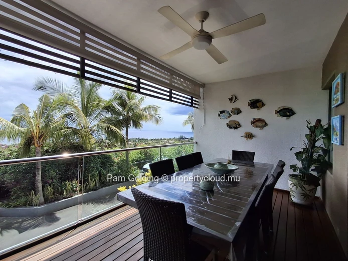 Appartement à vendre à Rivière Noire, 3 chambres, 240m² avec piscine commune