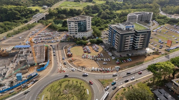 Building plot in a prime location - Ebène - Parking - Potential building