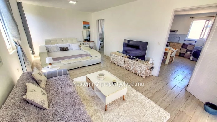 Charming 6 bedroom house with a swimming pool
