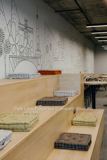 Espace de bureaux modernes dans un pôle d’affaires innovant