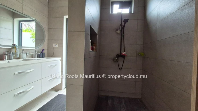 Charming villa to rent in the heart of Forêt Daruty