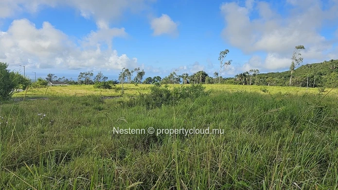 Superbe terrain résidentiel de 4 600 m² 