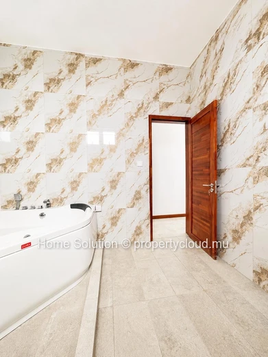 Villa À Vendre – Grand Baie, Chemin Vingt Pieds