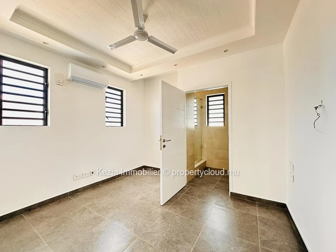 Propriété Au Design Contemporain