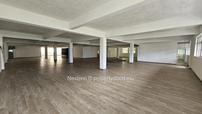 Bureau de 1100 m².