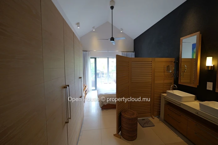 Duplex 3 chambres avec piscine privée à vendre à Rivière Noire
