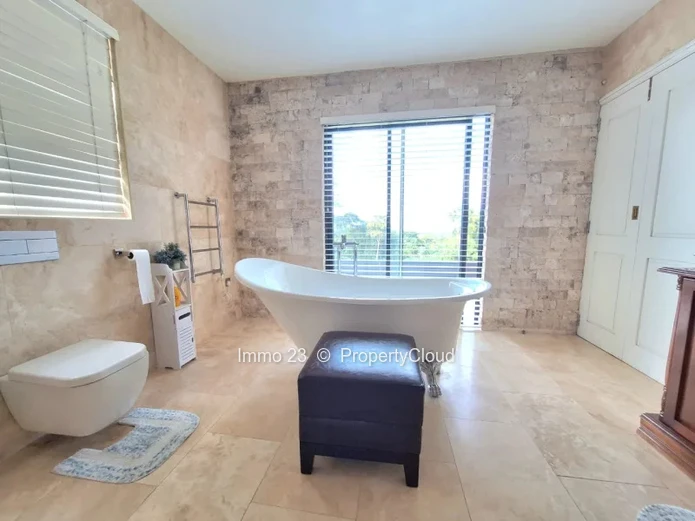 Maisons / Villas - 5 chambres - Curepipe