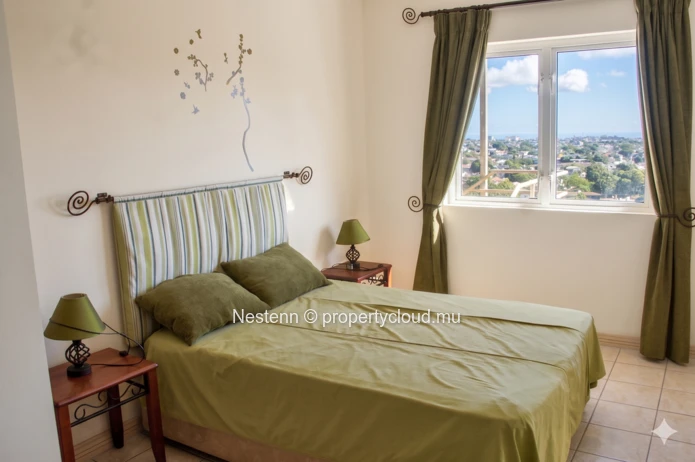 Spacious 3-bedroom apartment with mountain view