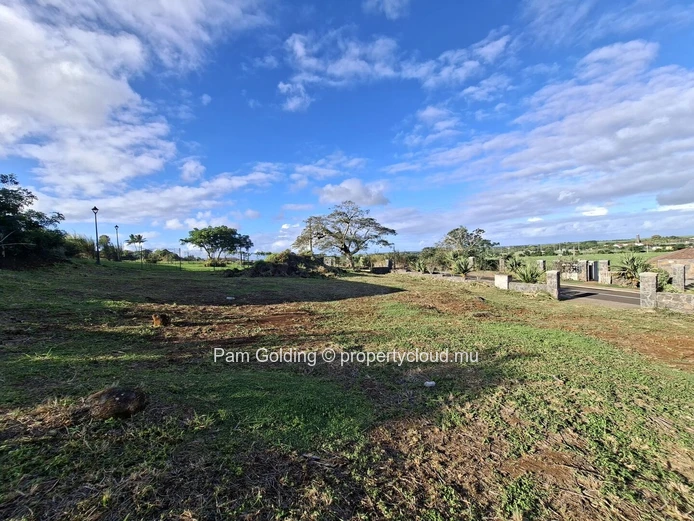 Hillside – Terrain à vendre – Pam Golding Mauritius