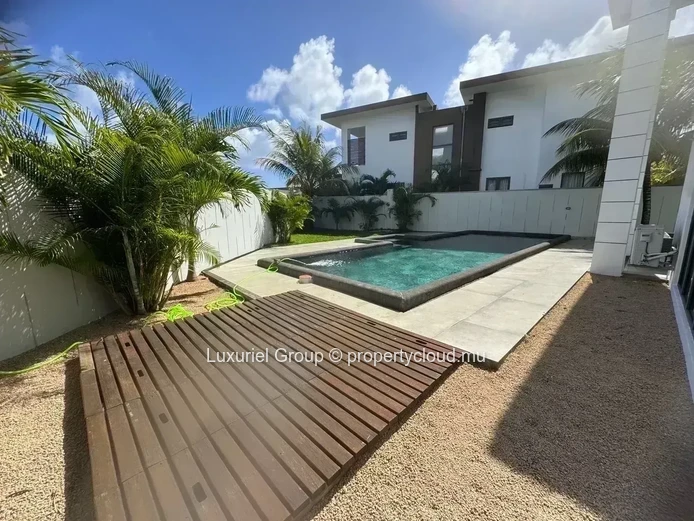 Stunning Villa with Palm Trees in Grand Baie