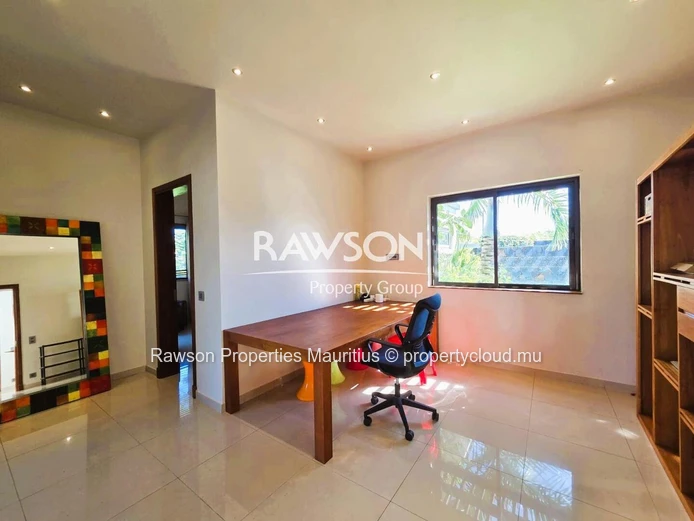 Villa - 4-Bedrooms | Pool & Garden | Secure Residence | Pereybere | €4,000