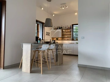 6 Bedroom Villa
