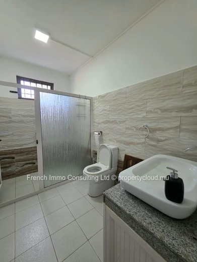 Villa de charme, 3 chambres, jardin de 760 M2 a balaclava